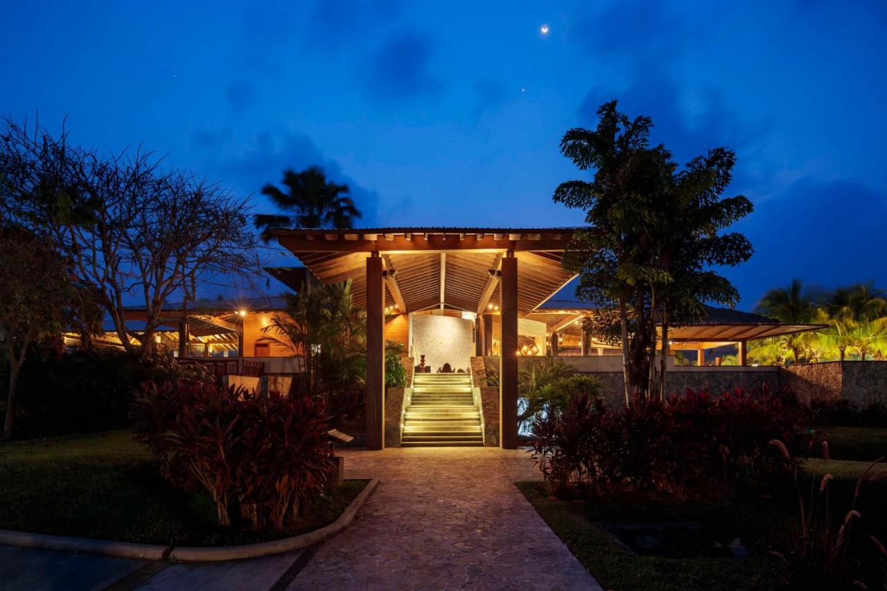 Indura Beach & Golf Resort Curio Collection By Hilton 텔라 외부 사진