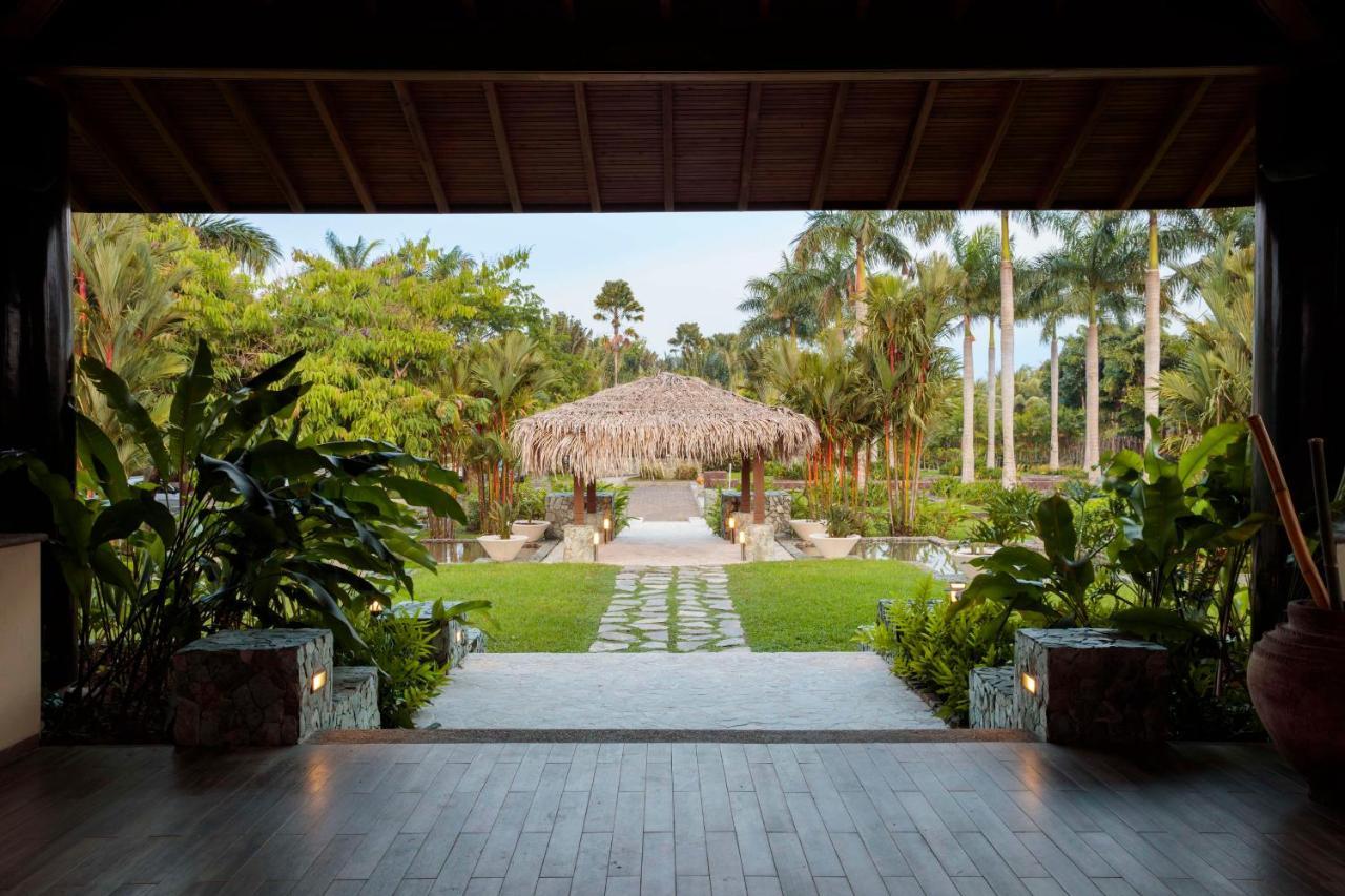 Indura Beach & Golf Resort Curio Collection By Hilton 텔라 외부 사진