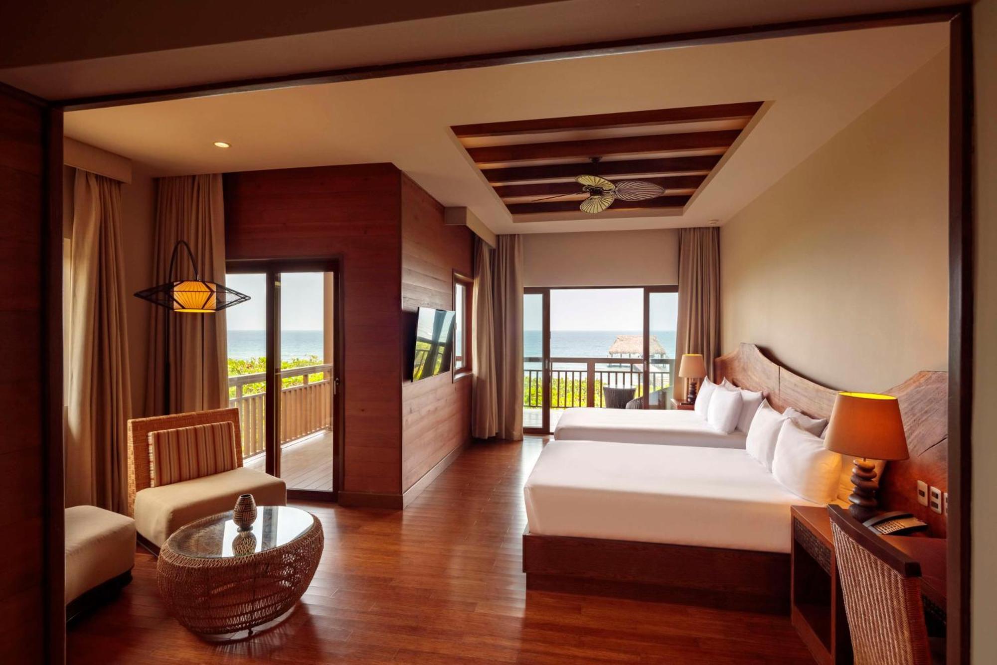 Indura Beach & Golf Resort Curio Collection By Hilton 텔라 외부 사진