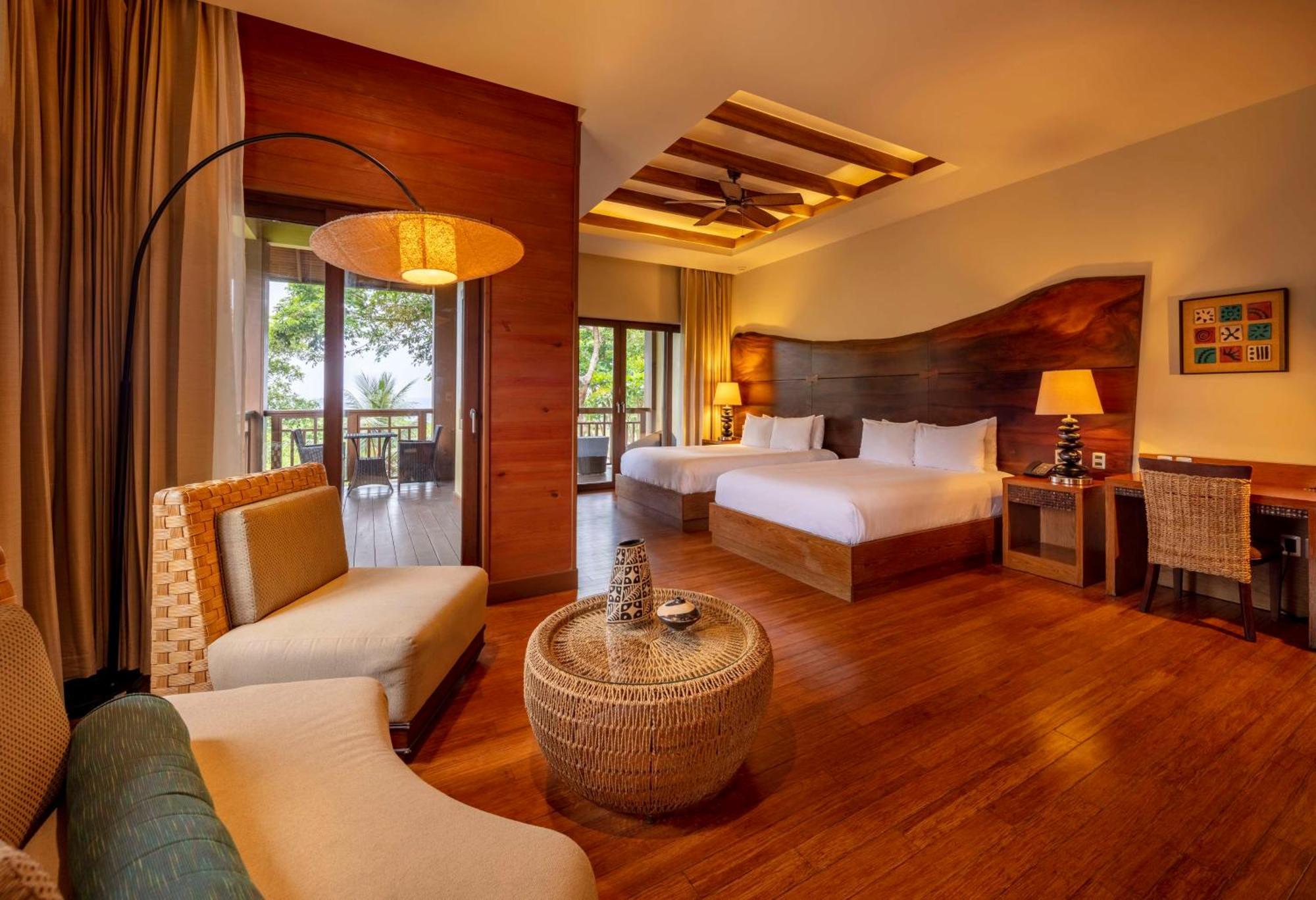Indura Beach & Golf Resort Curio Collection By Hilton 텔라 외부 사진