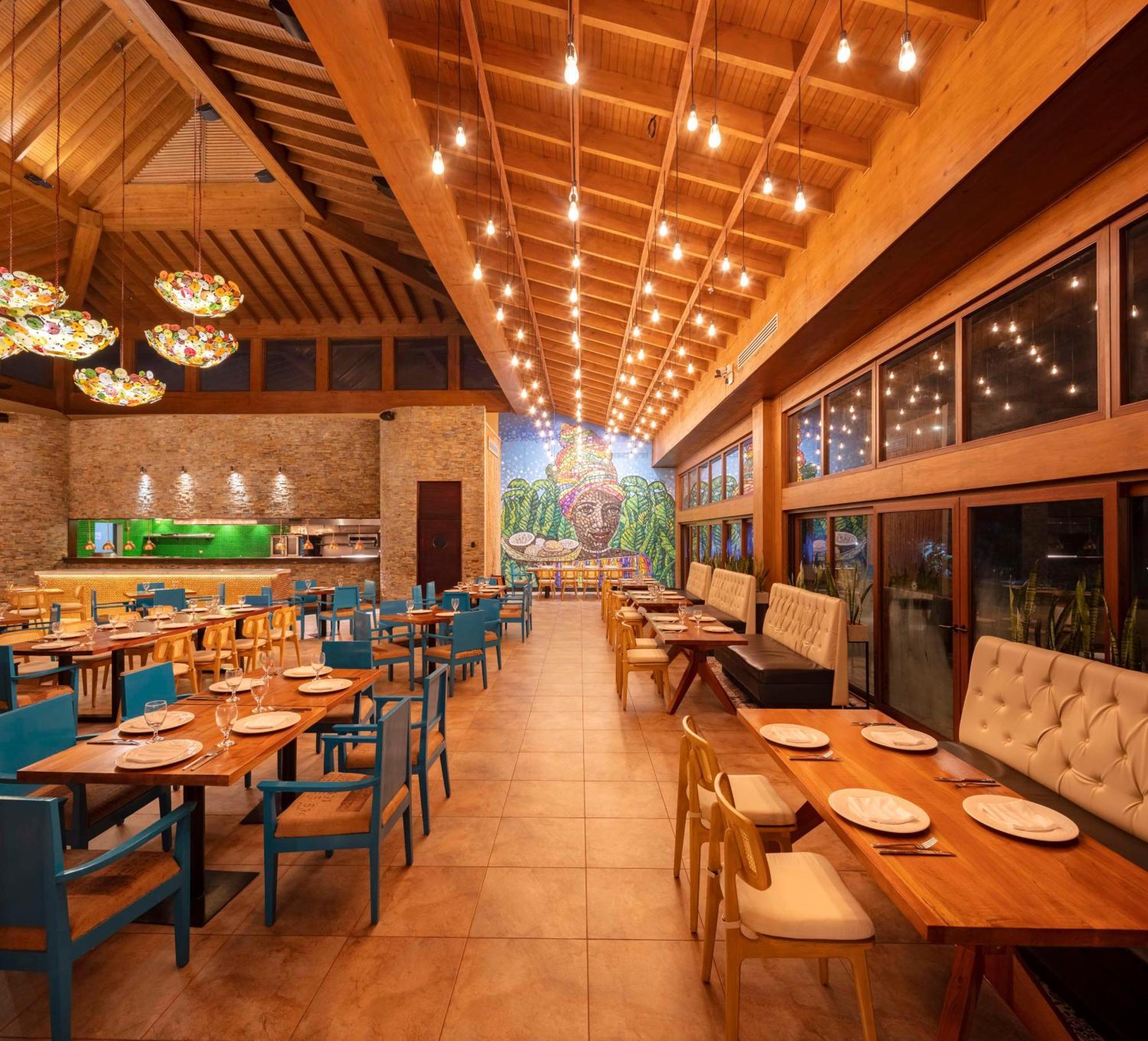 Indura Beach & Golf Resort Curio Collection By Hilton 텔라 외부 사진