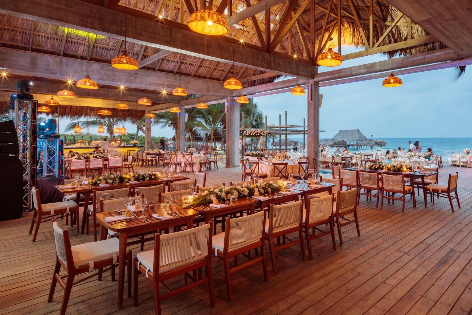 Indura Beach & Golf Resort Curio Collection By Hilton 텔라 외부 사진