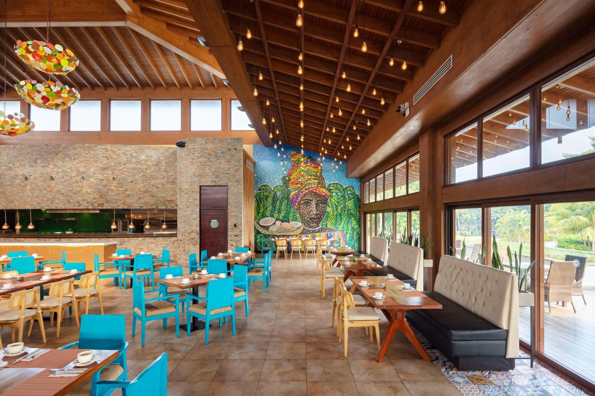Indura Beach & Golf Resort Curio Collection By Hilton 텔라 외부 사진